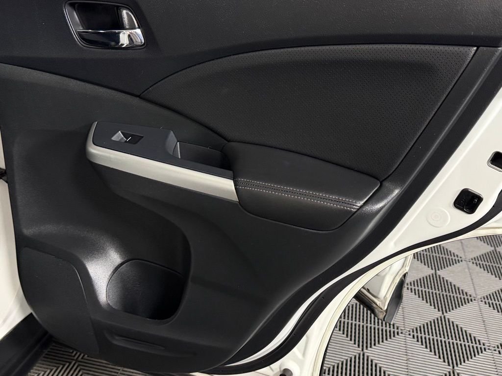 Used 2016 White Honda Touring image 25