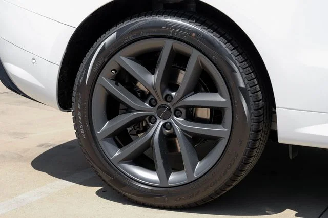 New 2026 Fuji White Land Rover Dynamic SE image 70