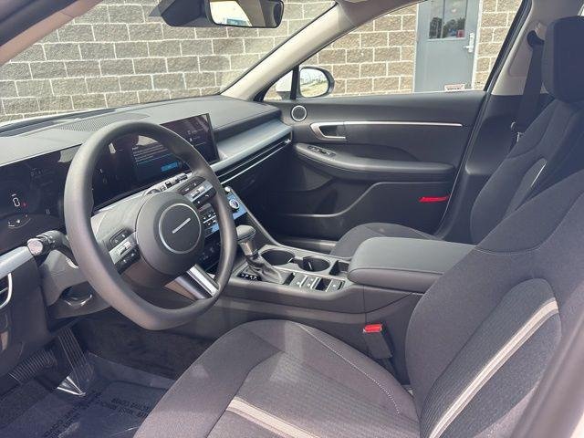 New 2026 Serenity White Hyundai SE image 48