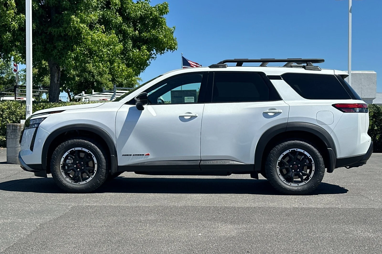 New 2026 Everest White Pearl TriCoat Nissan Rock Creek® image 7