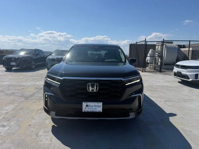 Used 2023 Black Honda EX-L image 2