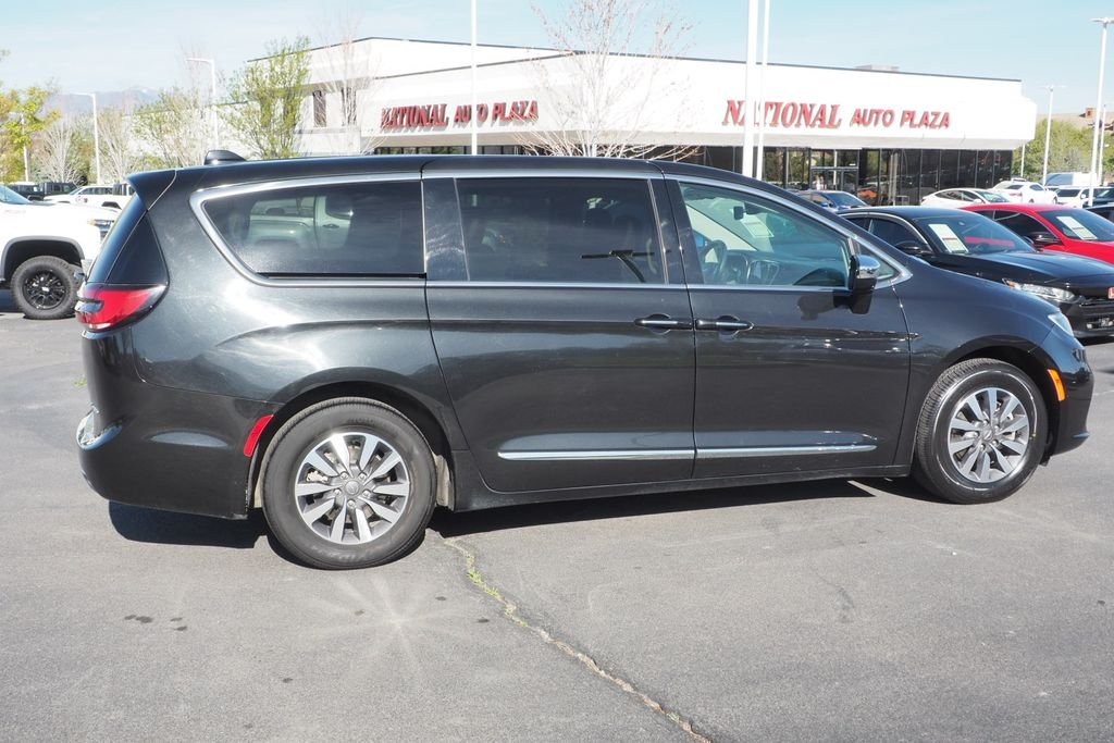 Used 2023 Black Chrysler Limited image 7