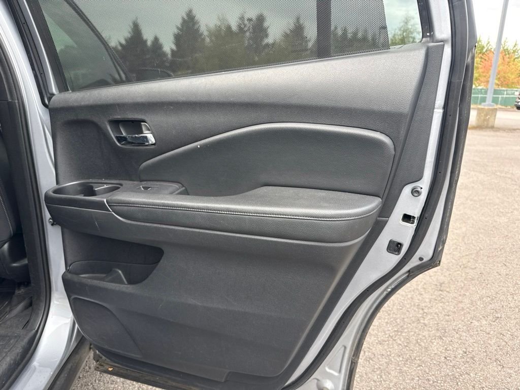 Used 2019 Lunar Silver Metallic Honda EX-L image 24