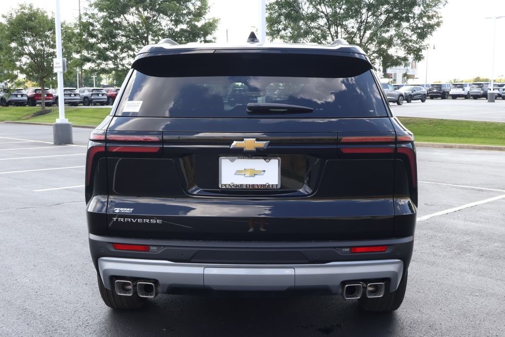 New 2027 Mosaic Black Metallic Chevrolet LT image 6