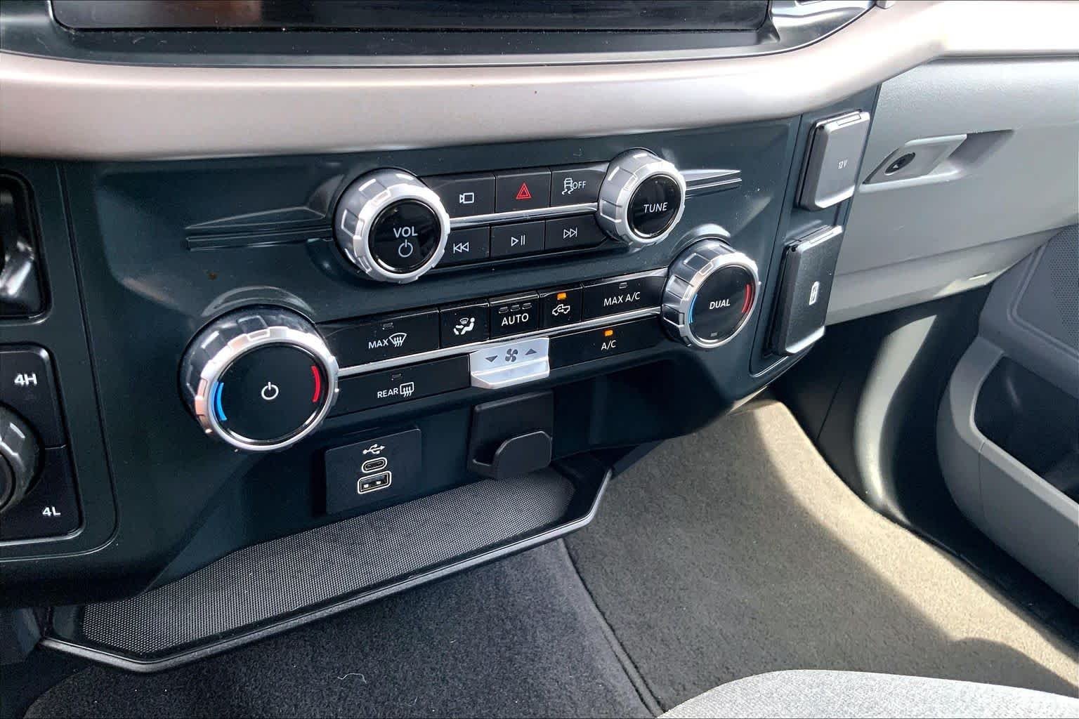 Used 2025 Carbonized Gray Metallic Ford XLT image 34