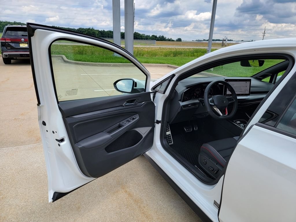 2025 Volkswagen Golf GTI SE - Photo 22