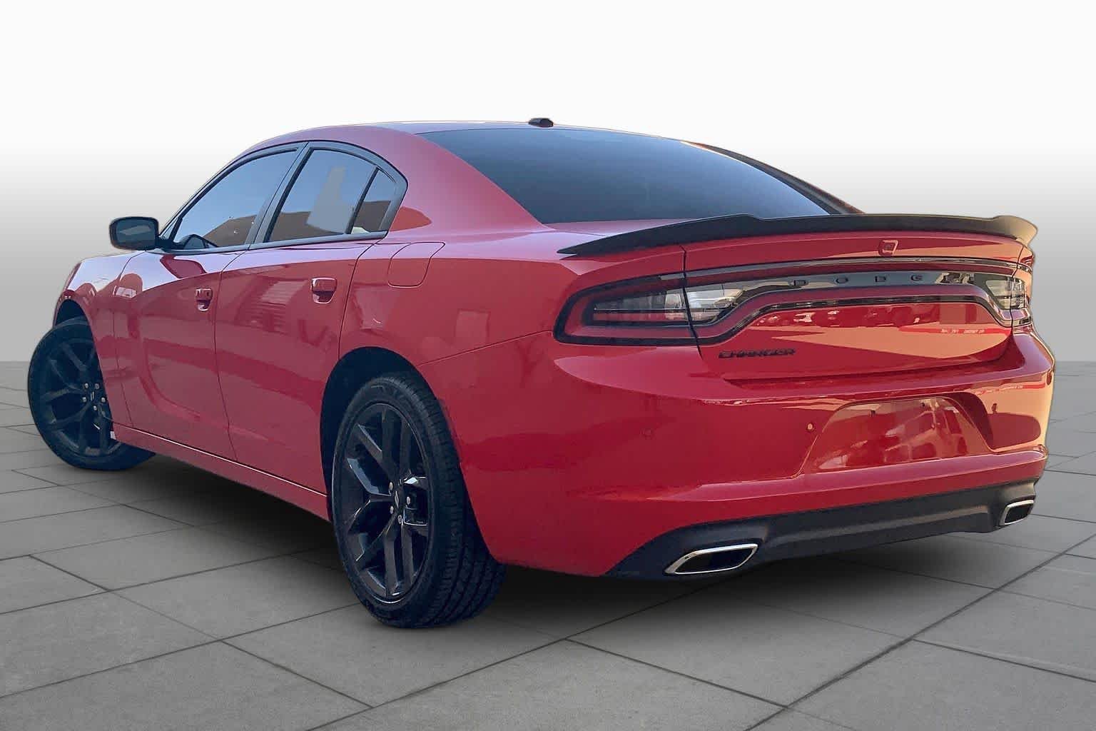 Used 2021 Torred Clearcoat Dodge SXT image 11