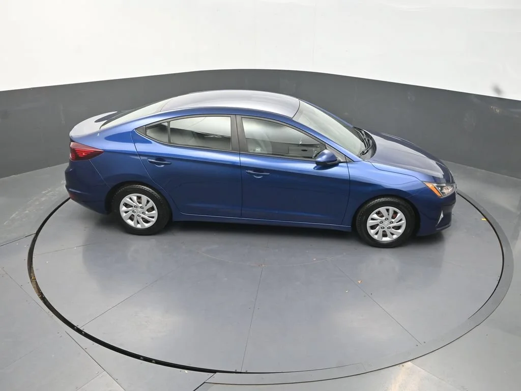 Used 2020 Blue Hyundai SE image 22
