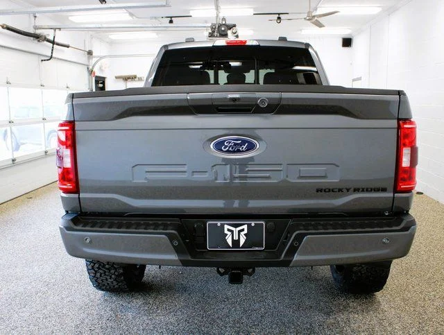 New 2023 Carbonized Gray Metallic Ford XLT image 5