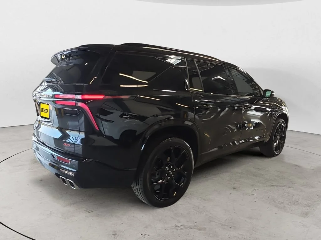Used 2025 Mosaic Black Metallic Chevrolet RS image 5