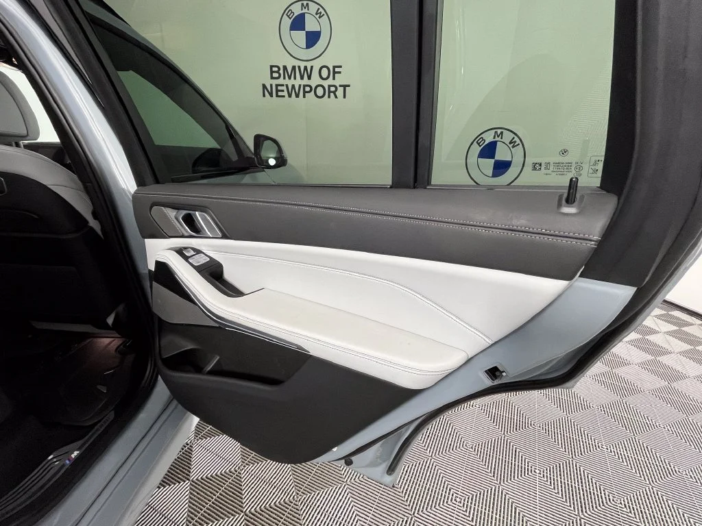 Used 2024 Gray Metallic BMW xDrive40i image 27