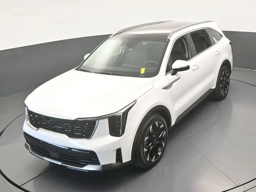 Used 2025 Glacial White Pearl Kia EX image 48
