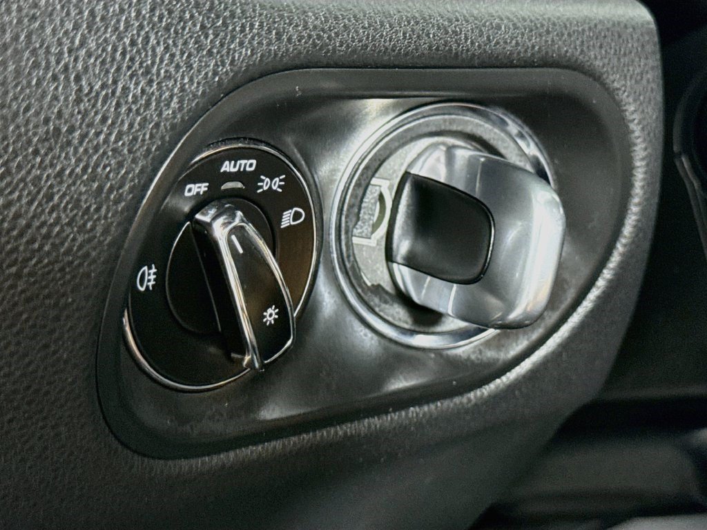 Used 2023 Dolomite Silver Metallic Porsche Base image 17