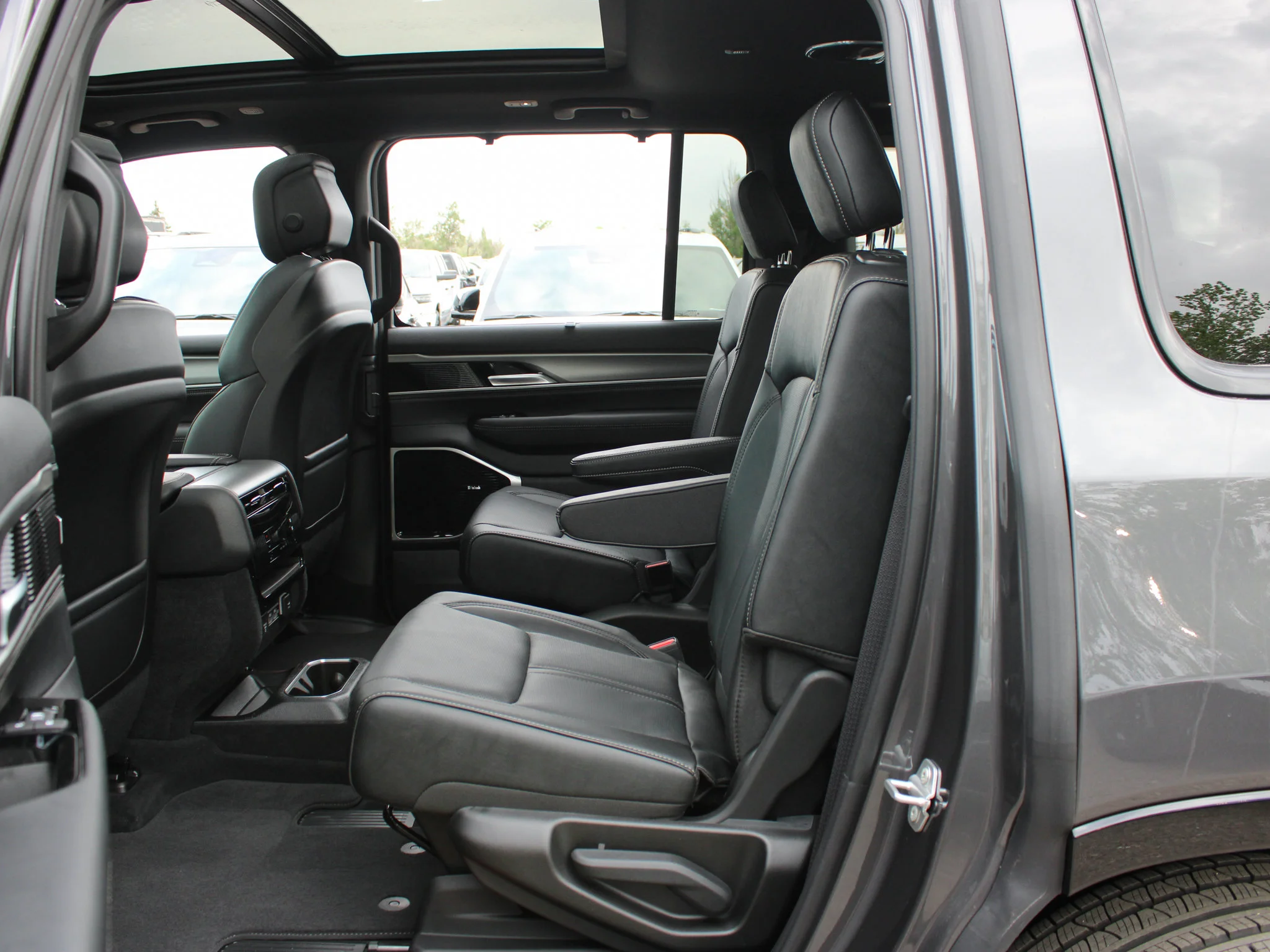 New 2026 Grey Jeep Limited Reserve* image 12