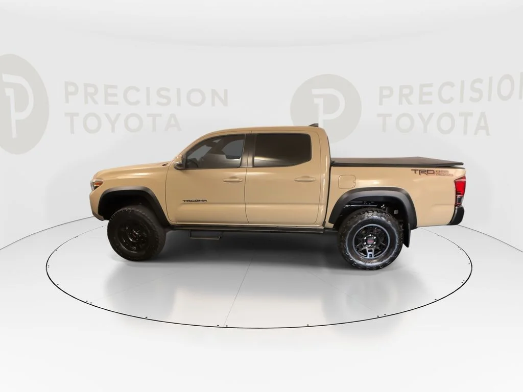 Used 2018 Quicksand Toyota TRD Off-Road image 12