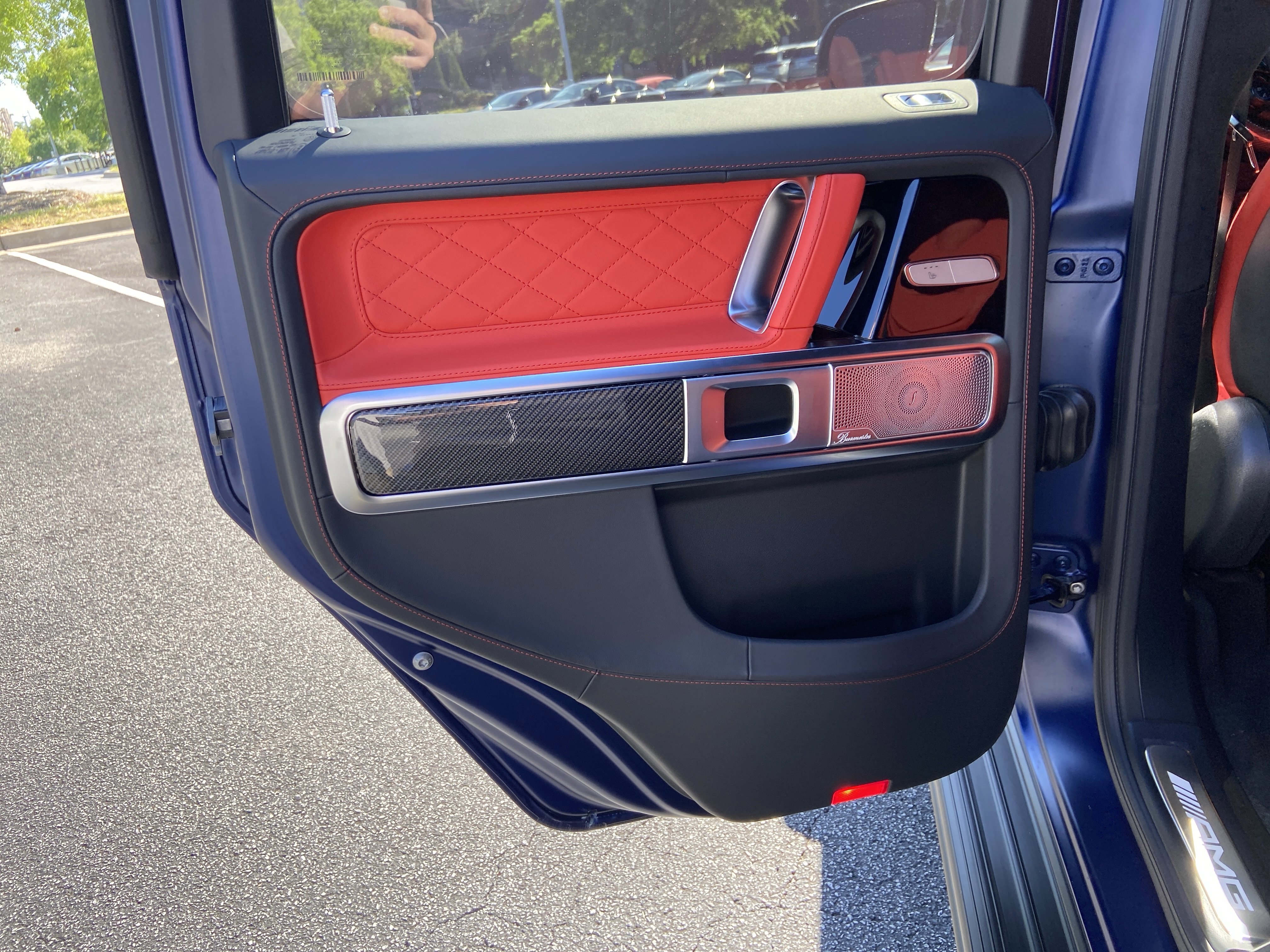 New 2026 MANUFAKTUR Exclusive Brilliant Blue Magno Mercedes-Benz AMG® G 63 SUV image 32