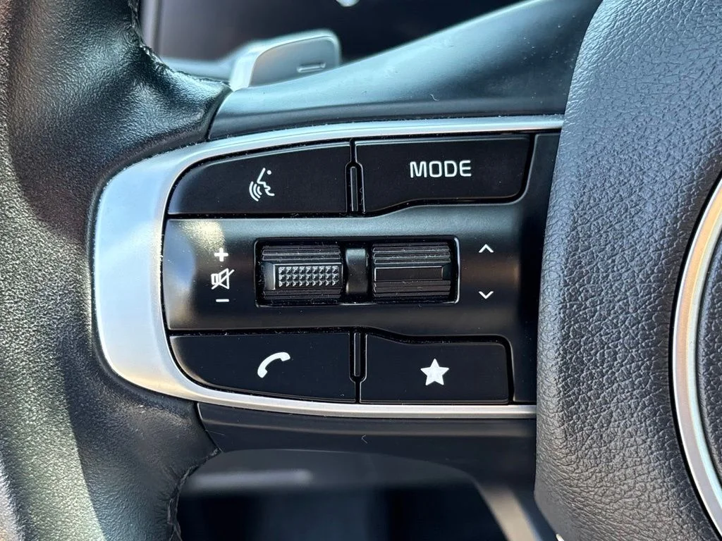 Used 2025 Green Kia X-Line image 18