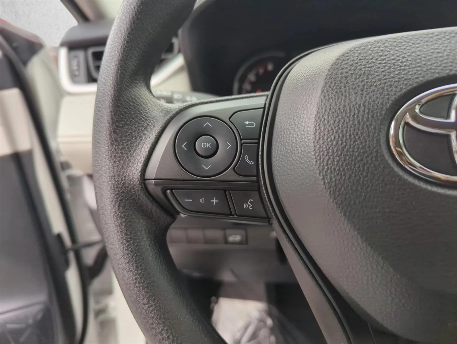 Used 2025 Black Toyota XLE image 17