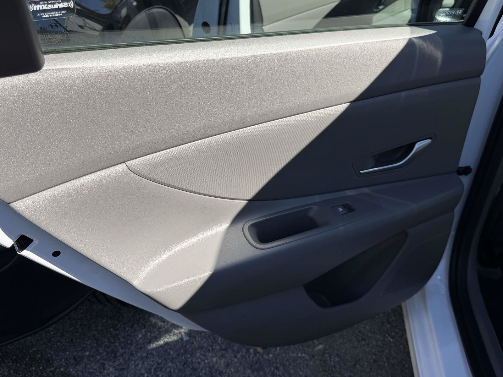 Used 2024 Serenity White Hyundai SEL image 10