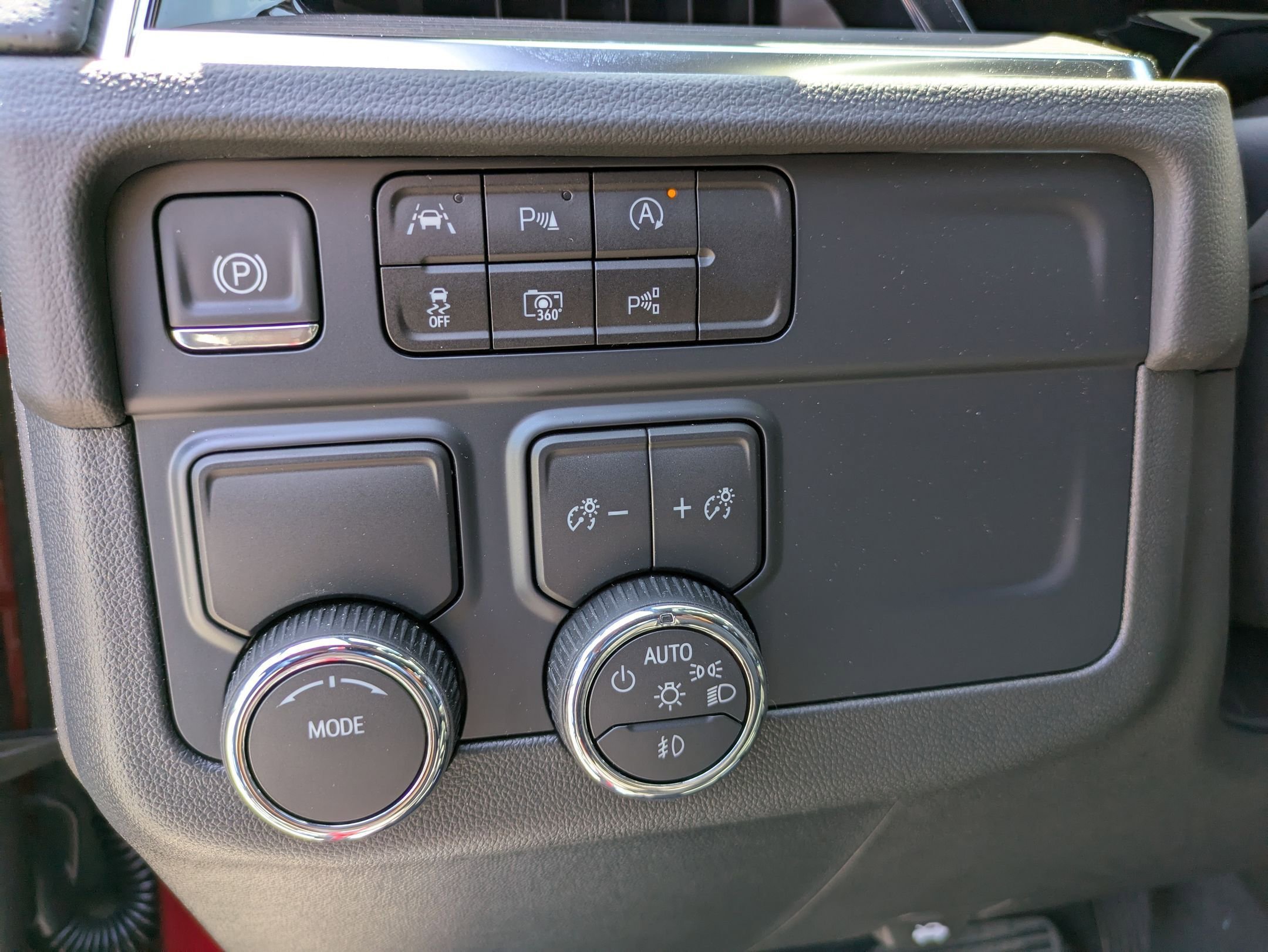 2025 Chevrolet Tahoe Premier - Photo 23