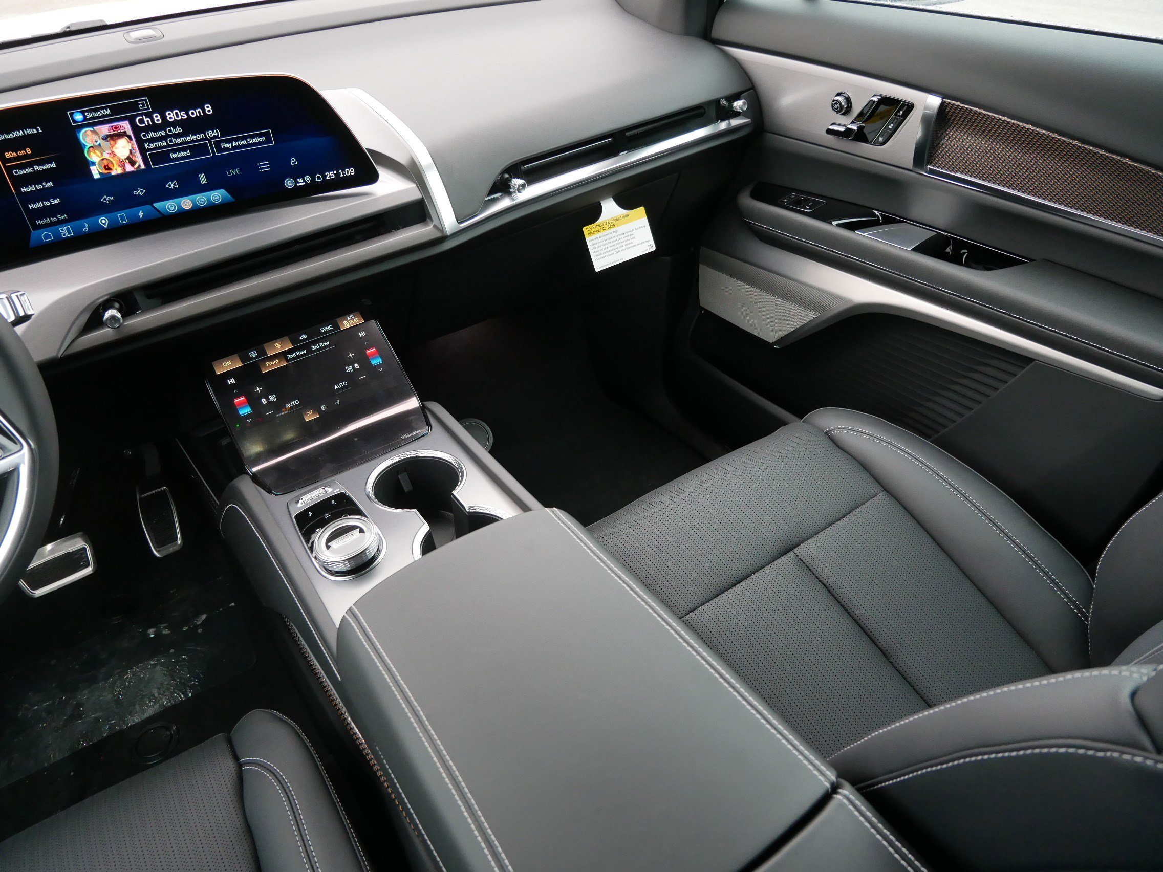 2026 Cadillac VISTIQ Luxury - Photo 9