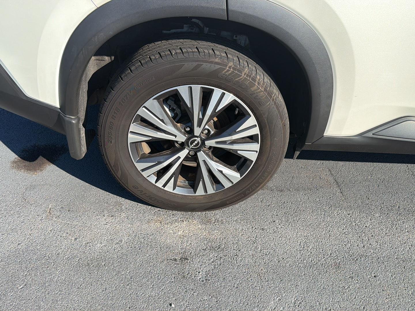 Used 2022 Gun Metallic Nissan SV image 7