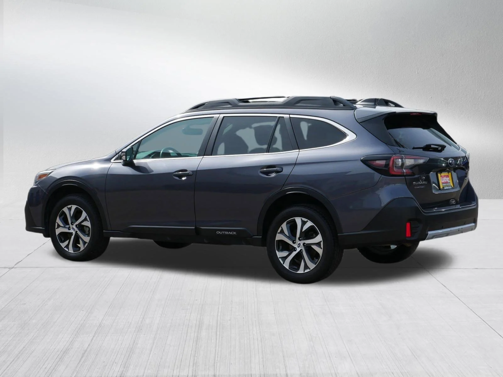 Used 2022 Magnetite Gray Metallic Subaru Limited image 5