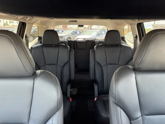 New 2027 CRYSTAL WHITE PEARL Subaru Touring 7-Passenger image 25