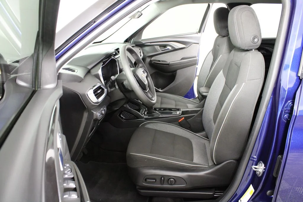 Used 2022 Blue Glow Metallic Chevrolet LT image 19
