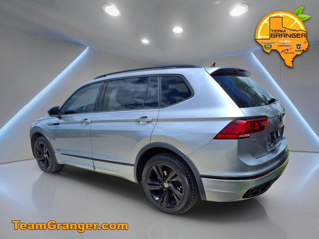Used 2023 Silver Volkswagen 2.0T SE R-Line Black image 4