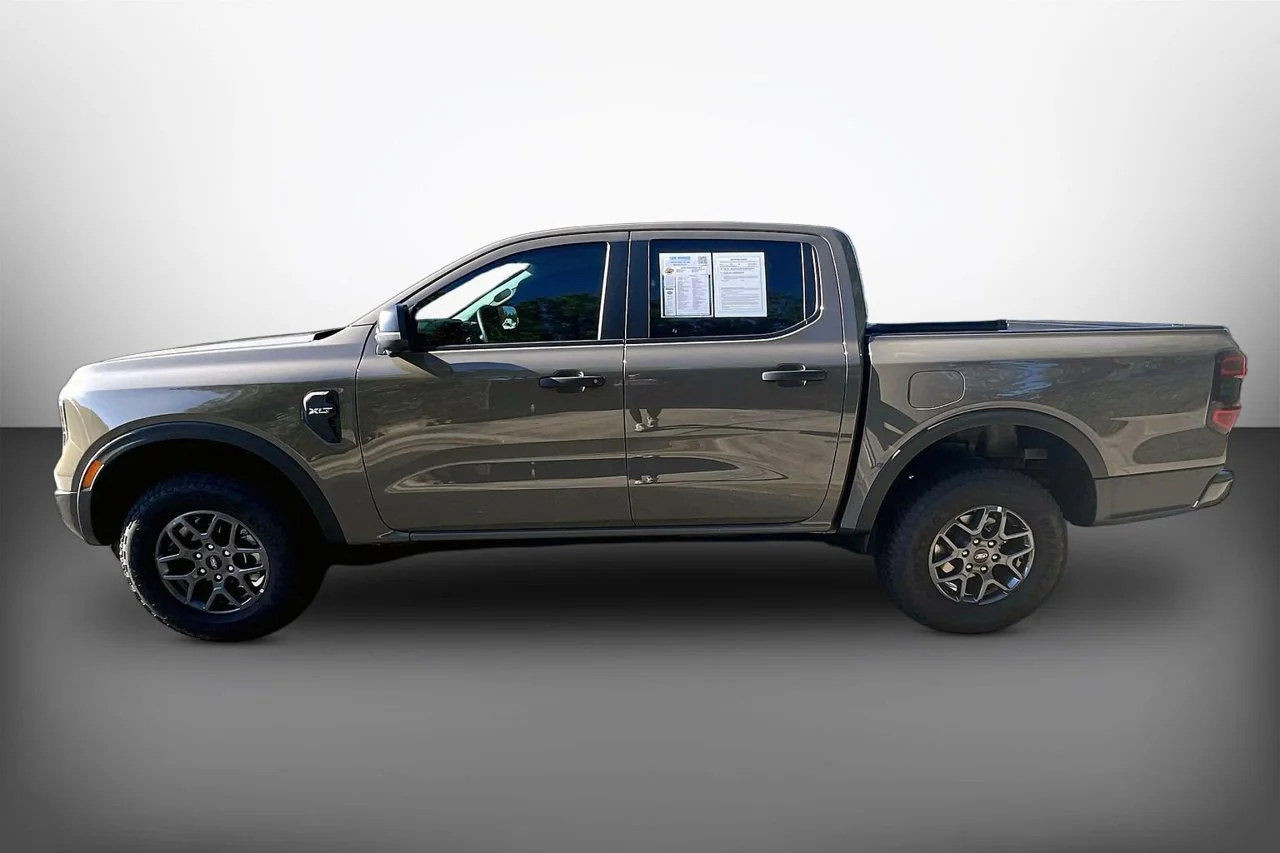 Used 2026 Gray Ford XLT image 5