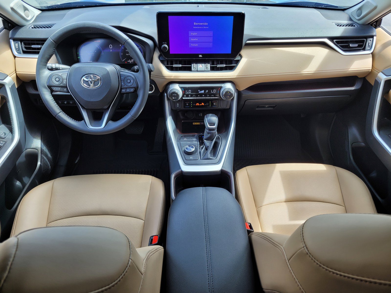 Used 2024  Toyota Hybrid Limited image 14