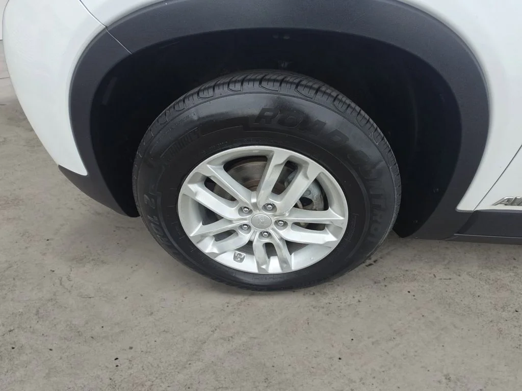 Used 2015 White Kia LX image 14