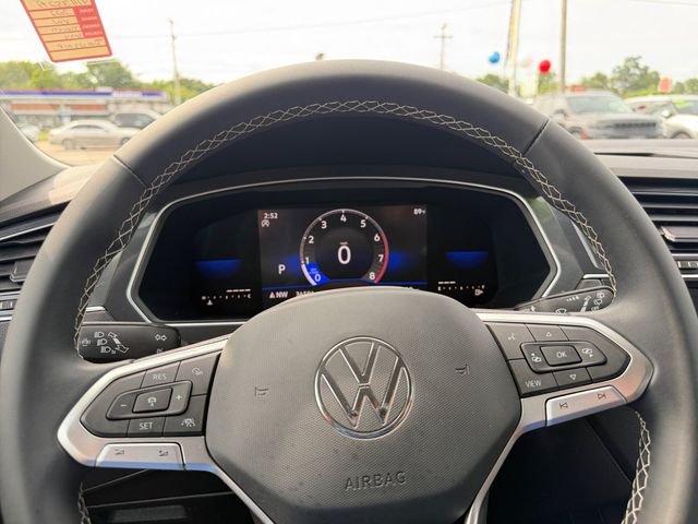 Certified Used 2022 White Volkswagen 2.0T SE image 23