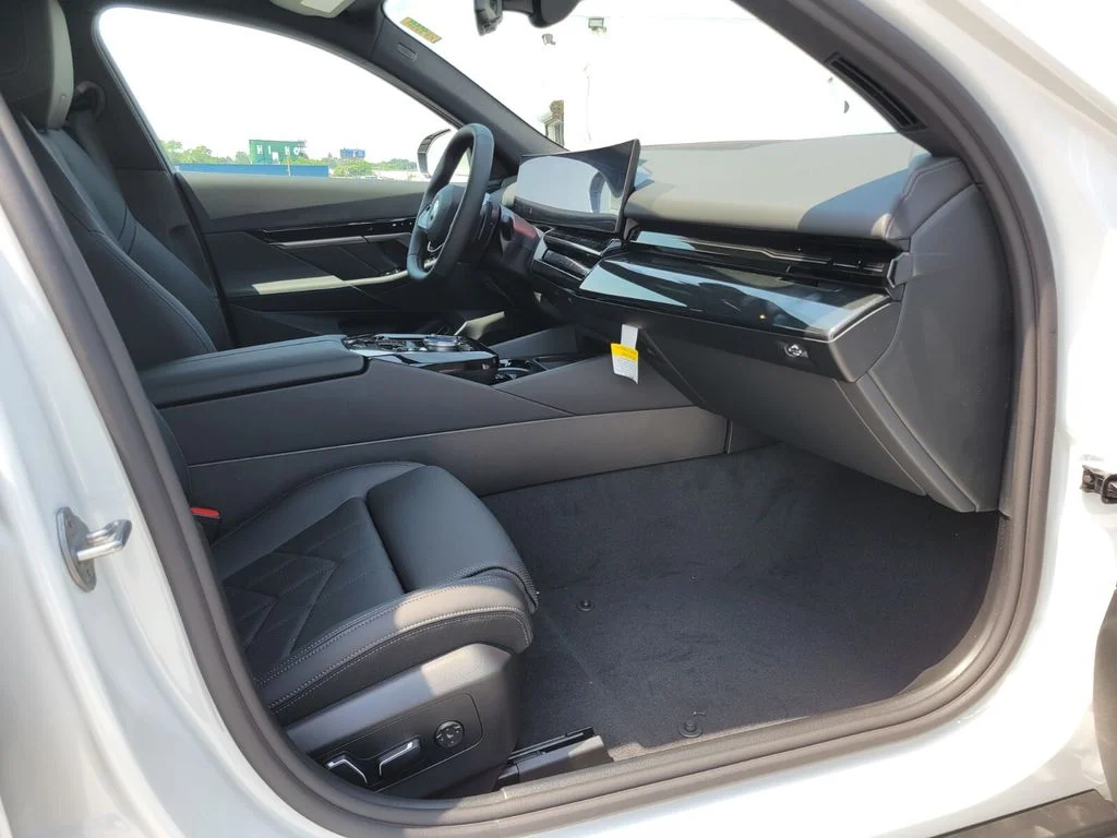 2026 BMW 5 Series 530i - Photo 12
