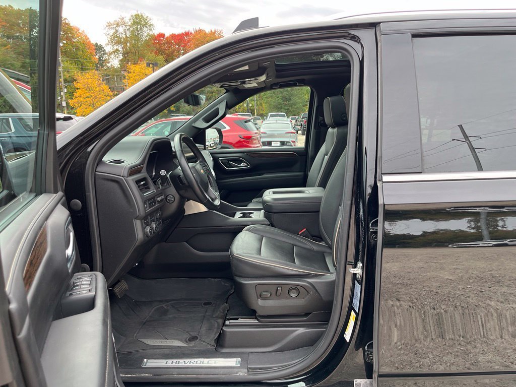 Used 2023 BLACK Chevrolet Premier image 21