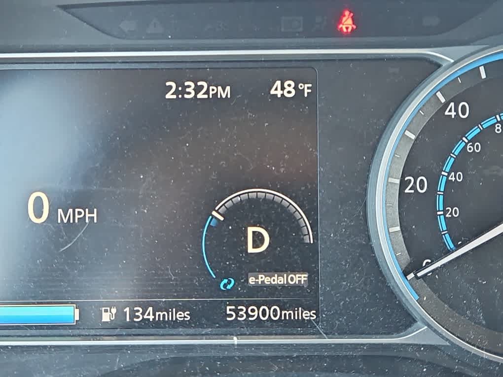 Used 2019 Silver Nissan S image 7