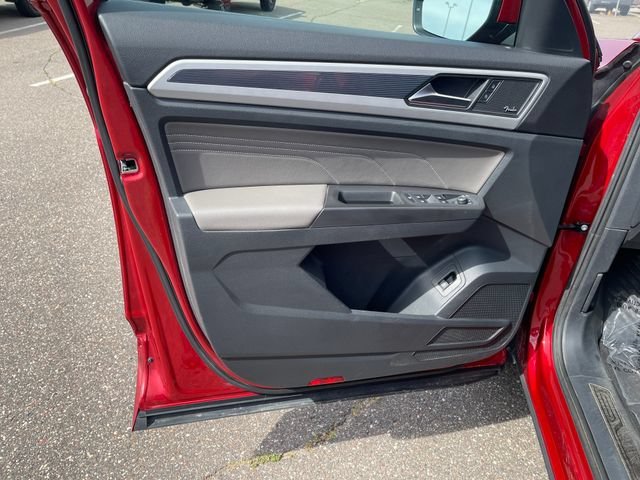 Used 2022 Red Volkswagen 3.6L V6 SEL Premium R-Line image 10