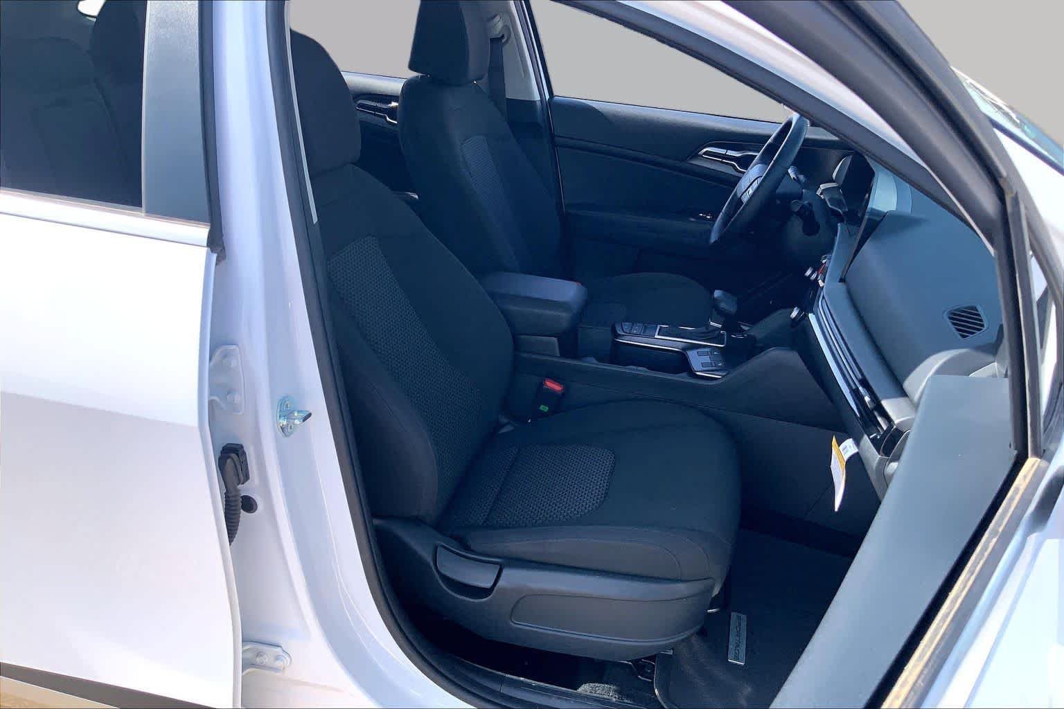 2026 Kia Sportage LX - Photo 9