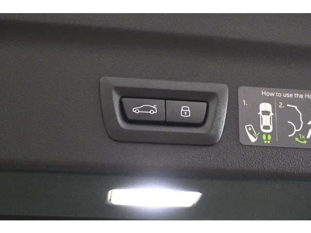 New 2027 Vancouver Green Metallic BMW 40 xDrive image 33