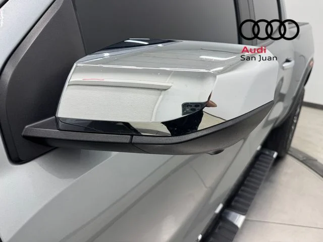 Used 2023 Silver GMC Denali image 9