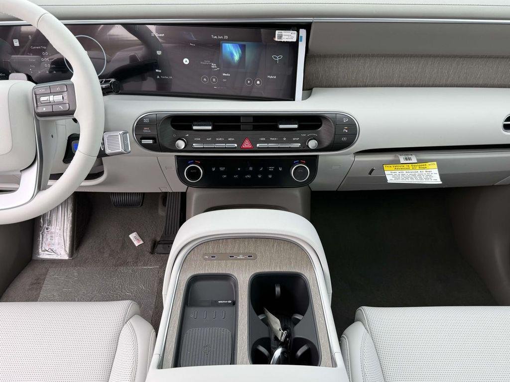 New 2026 Abyss Black Hyundai SEL 7P image 18