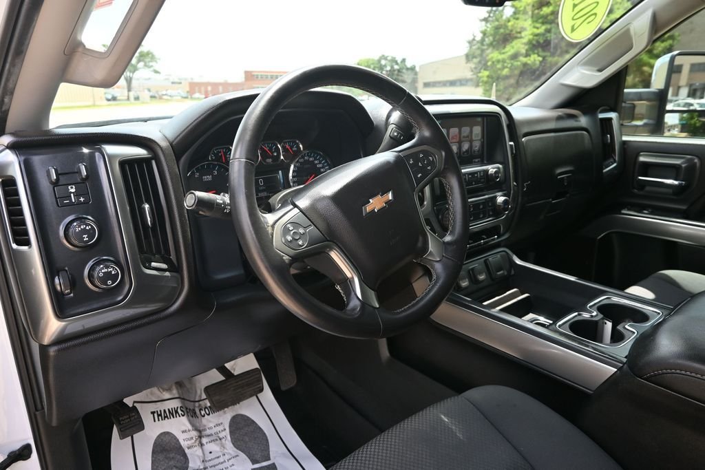Used 2019 Summit White Chevrolet LT image 15