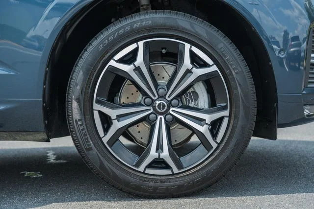 Used 2022 Denim Blue Volvo Momentum image 19