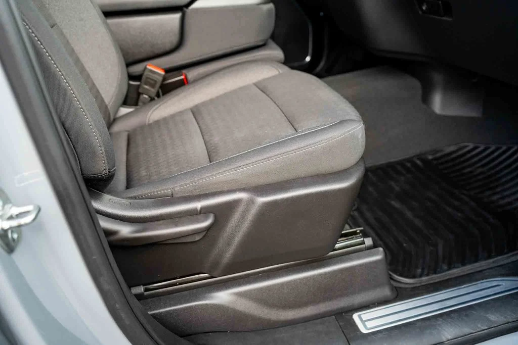 Used 2023 White Chevrolet RST image 29