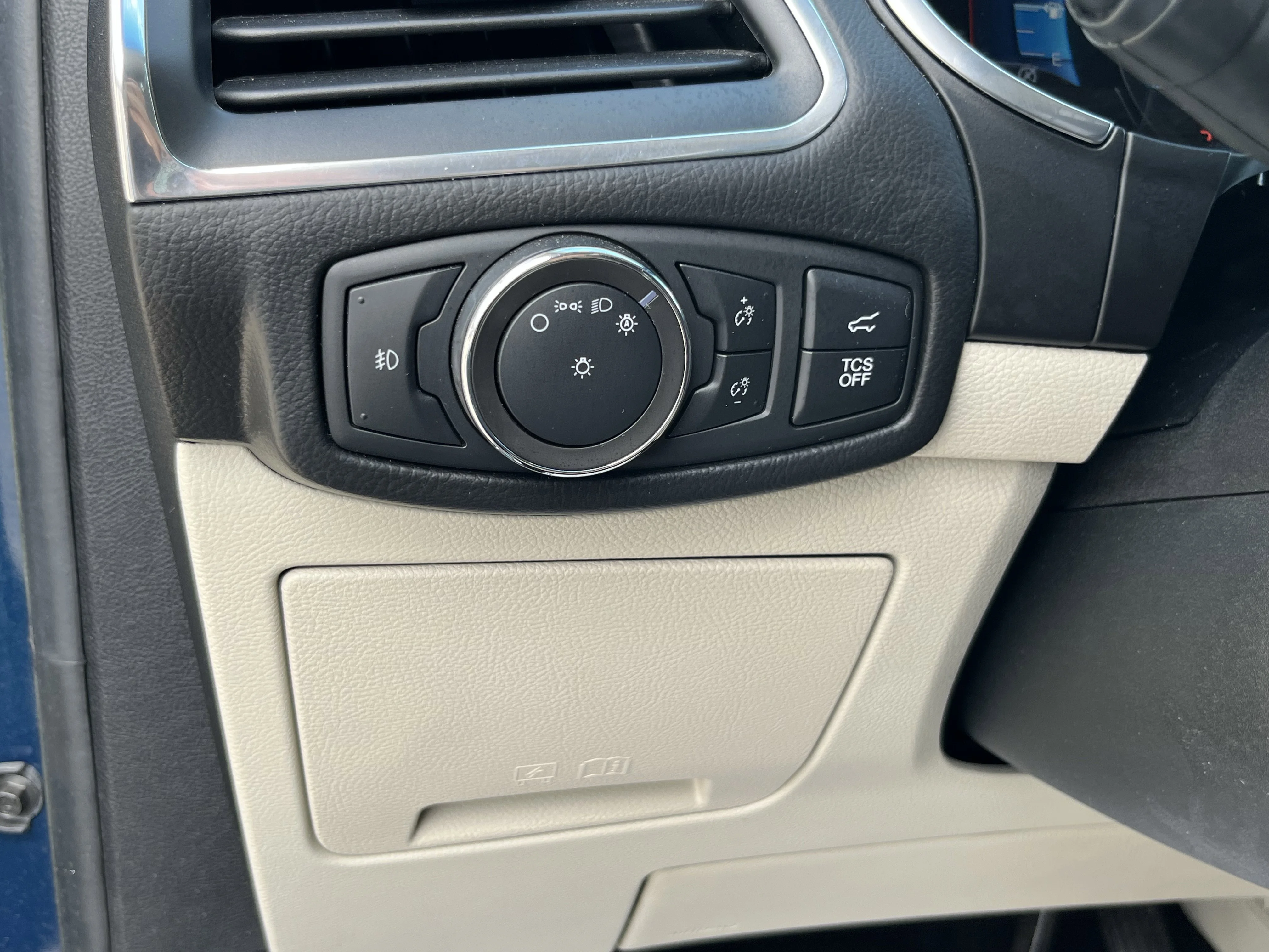 Used 2020 Green Metallic Ford Titanium image 42