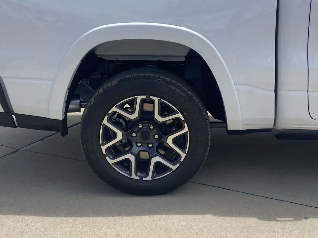New 2026 Bright White Clear-Coat Exterior Paint RAM Laramie image 8