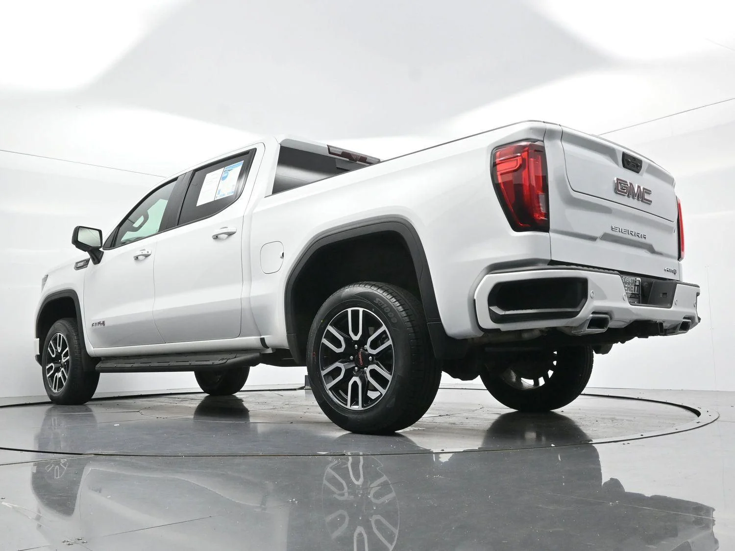 Used 2025 Summit White GMC AT4 image 50