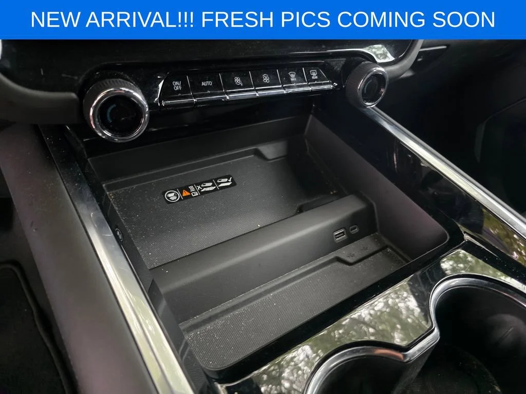 Used 2025 Summit White Chevrolet LT image 11