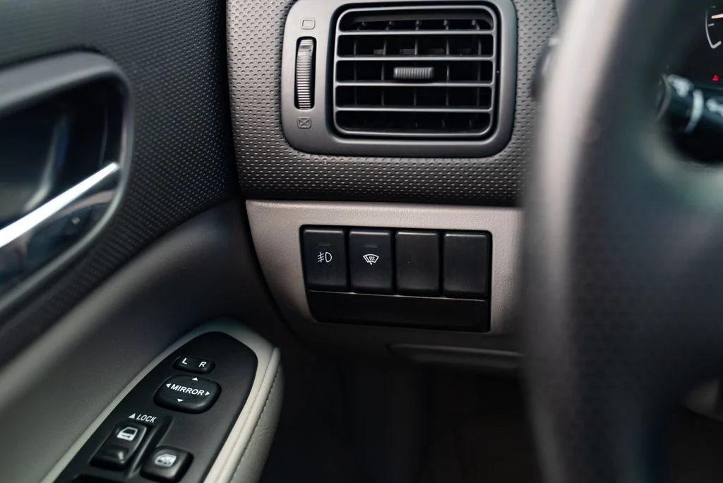 Used 2007  Subaru 2.5X image 13